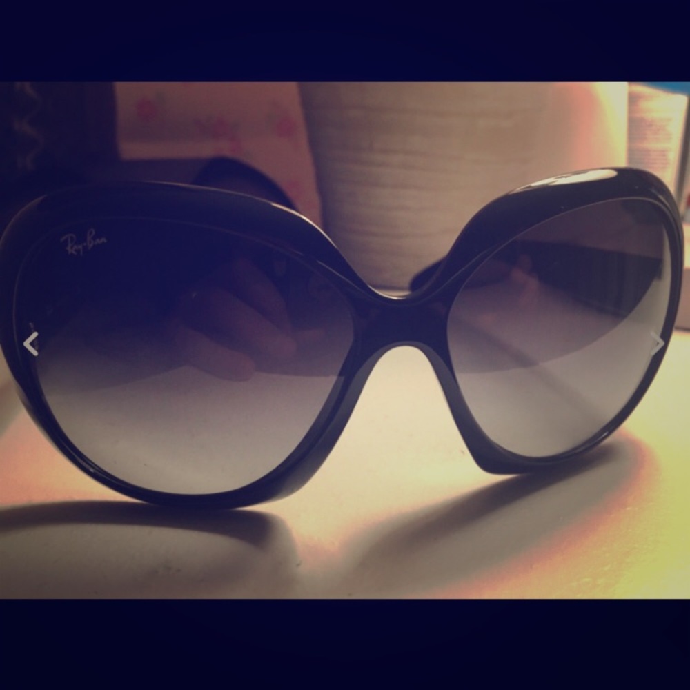 SOLD 100% Authentic Ray-Ban